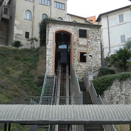 דירות נארני Casa Dell'Oliveto "Parcheggio Gratuito" מראה חיצוני תמונה